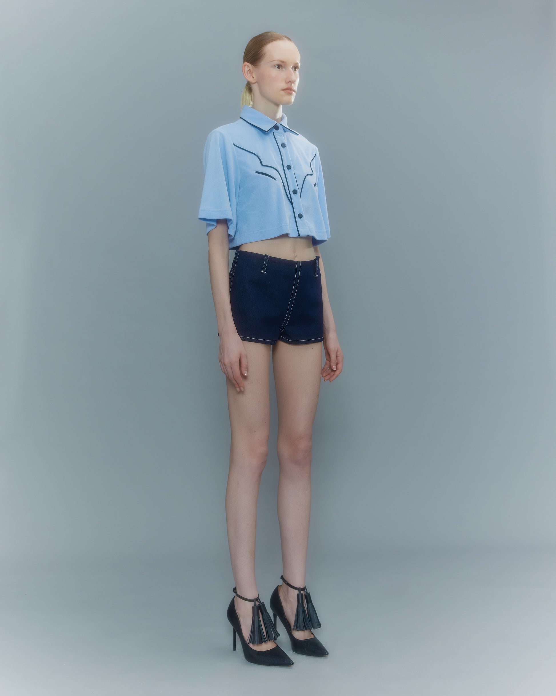 VICKTEERUT Short Sleeve Cowboy Cropped Shirt เสื้อเชิ้ตคาวบอย แขนสั้น ตัวสั้น