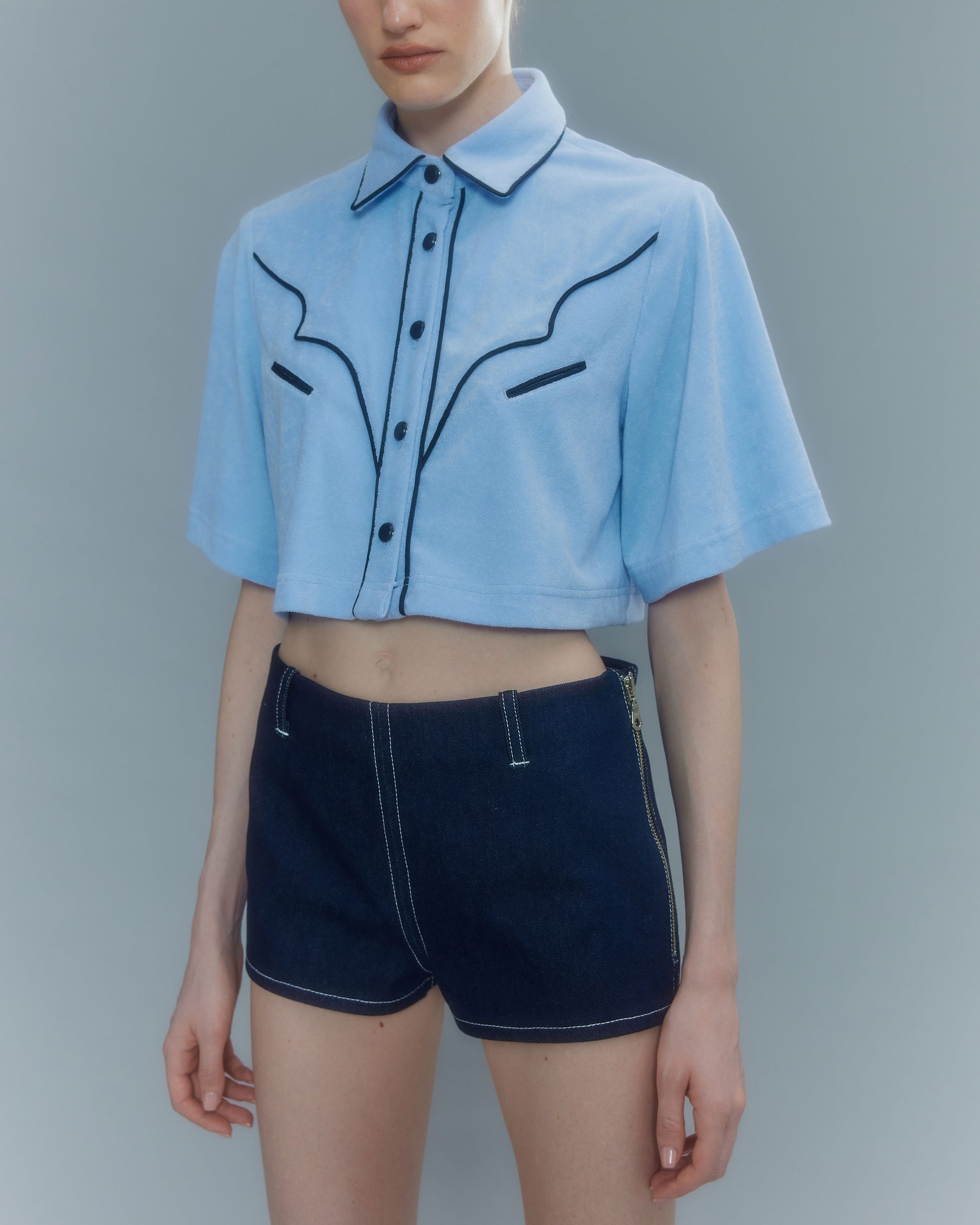 VICKTEERUT Short Sleeve Cowboy Cropped Shirt เสื้อเชิ้ตคาวบอย แขนสั้น ตัวสั้น