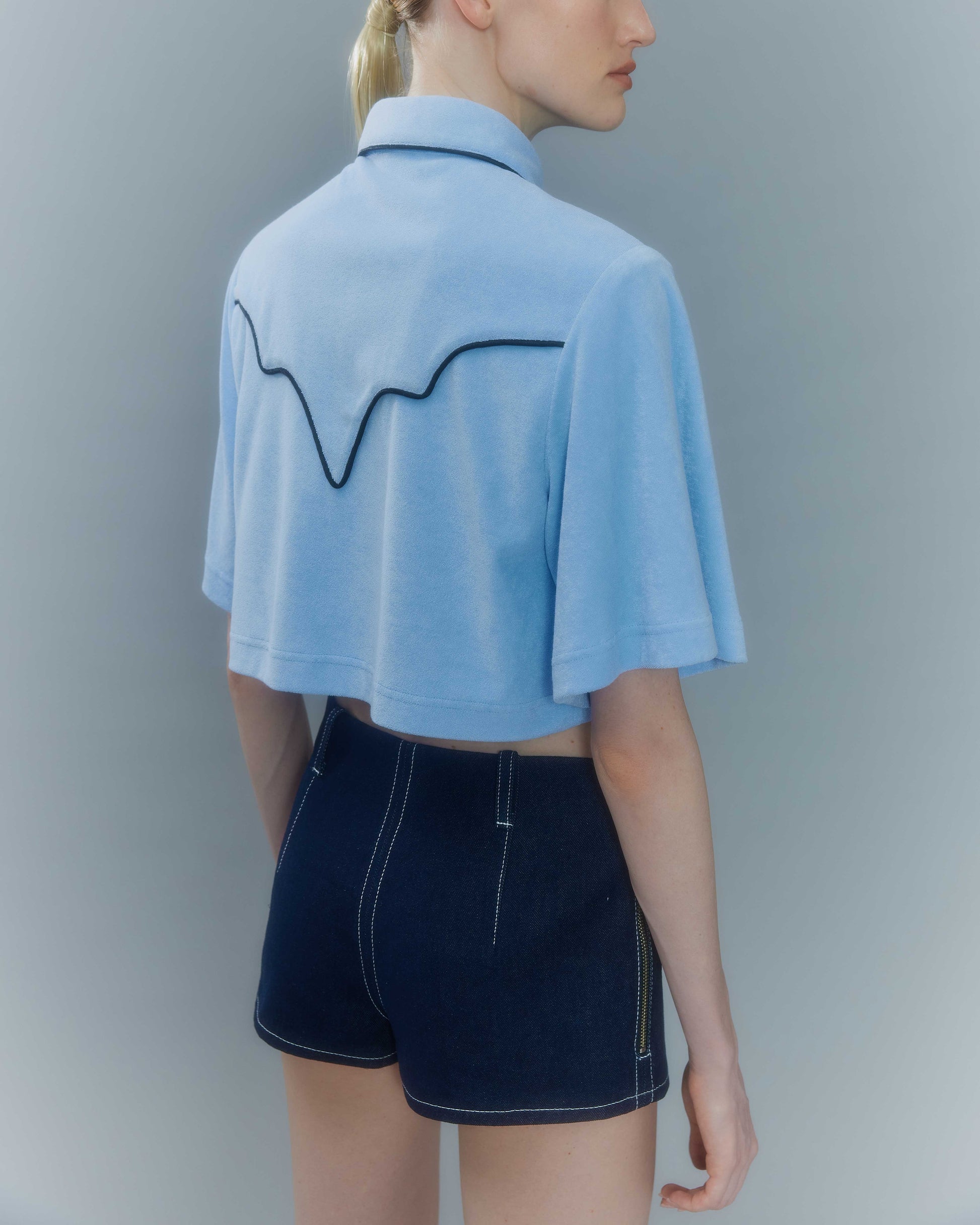 VICKTEERUT Short Sleeve Cowboy Cropped Shirt เสื้อเชิ้ตคาวบอย แขนสั้น ตัวสั้น
