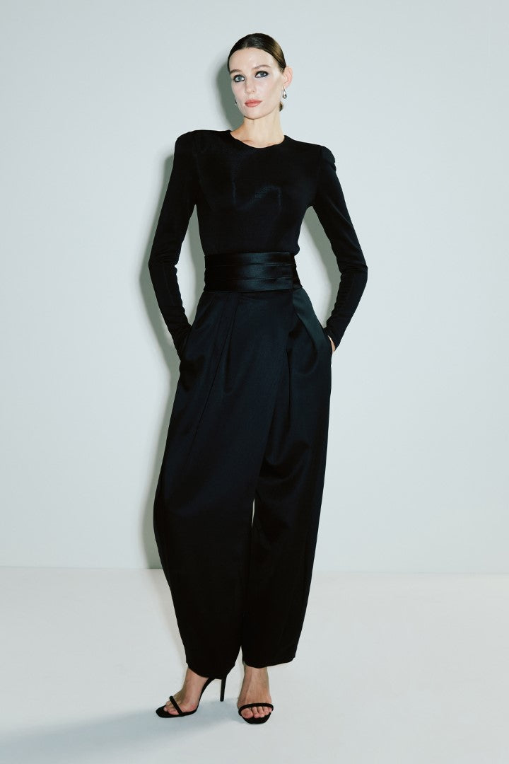 VICKTEERUT Long Sleeve Shoulder Padded Blouse เสื้อแขนยาว ไหล่ตั้ง