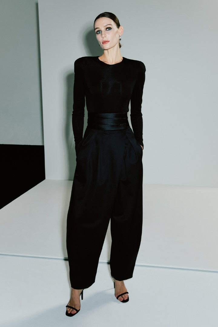VICKTEERUT Long Sleeve Shoulder Padded Blouse เสื้อแขนยาว ไหล่ตั้ง
