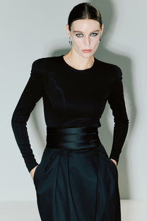 VICKTEERUT Long Sleeve Shoulder Padded Blouse เสื้อแขนยาว ไหล่ตั้ง
