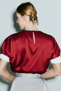 VICKTEERUT Roll-Up Sleeve Blouse เสื้อคอกลม พับแขน