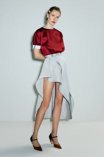 VICKTEERUT Roll-Up Sleeve Blouse เสื้อคอกลม พับแขน