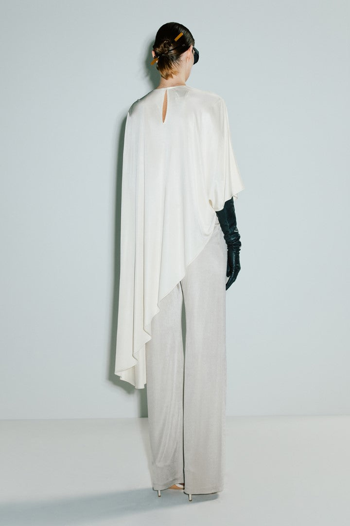 VICKTEERUT Asymmetrical Hem Blouse เสื้อตัวยาว ชายไม่เท่ากัน