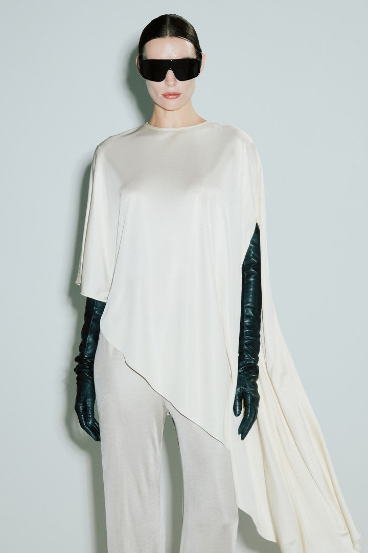 VICKTEERUT Asymmetrical Hem Blouse เสื้อตัวยาว ชายไม่เท่ากัน