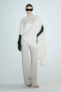 VICKTEERUT Asymmetrical Hem Blouse เสื้อตัวยาว ชายไม่เท่ากัน