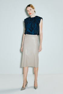VICKTEERUT Ruched-Neck Sleeveless Blouse เสื้อแขนกุด คอรูด