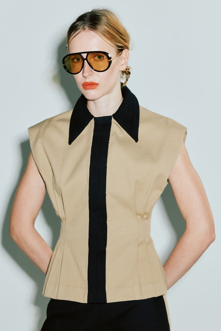 VICKTEERUT Sleeveless Flat Collar Blouse เสื้อแขนกุด คอปก