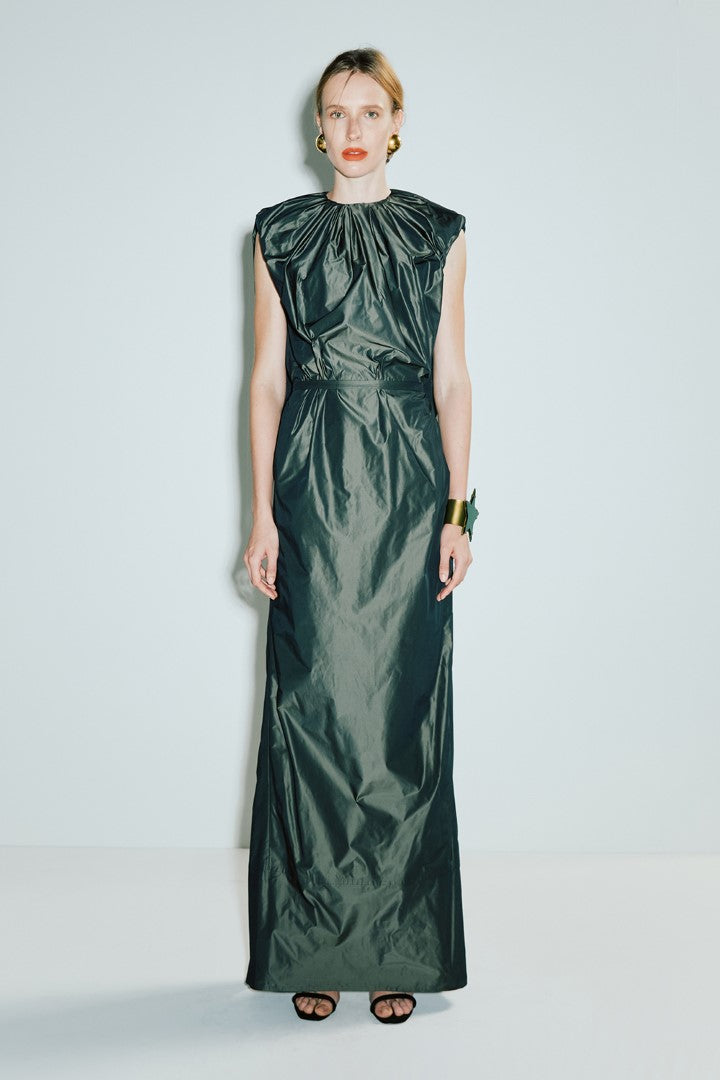 VICKTEERUT Sleeveless Ruched-Neck Long Dress with Seashell Buckle Belt เดรสยาว แขนกุด พร้อมเข็มขัดเปลือกหอย