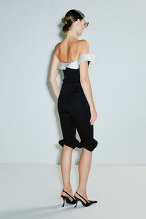 VICKTEERUT Skinny Shorts with Frilled Hem กางเกงขาสั้น ทรงสกินนี่ ปลายขาตกแต่งระบาย