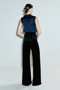 VICKTEERUT Wide Leg Velvet Trousers กางเกงขายาว ขาบาน ผ้ากำมะหยี่