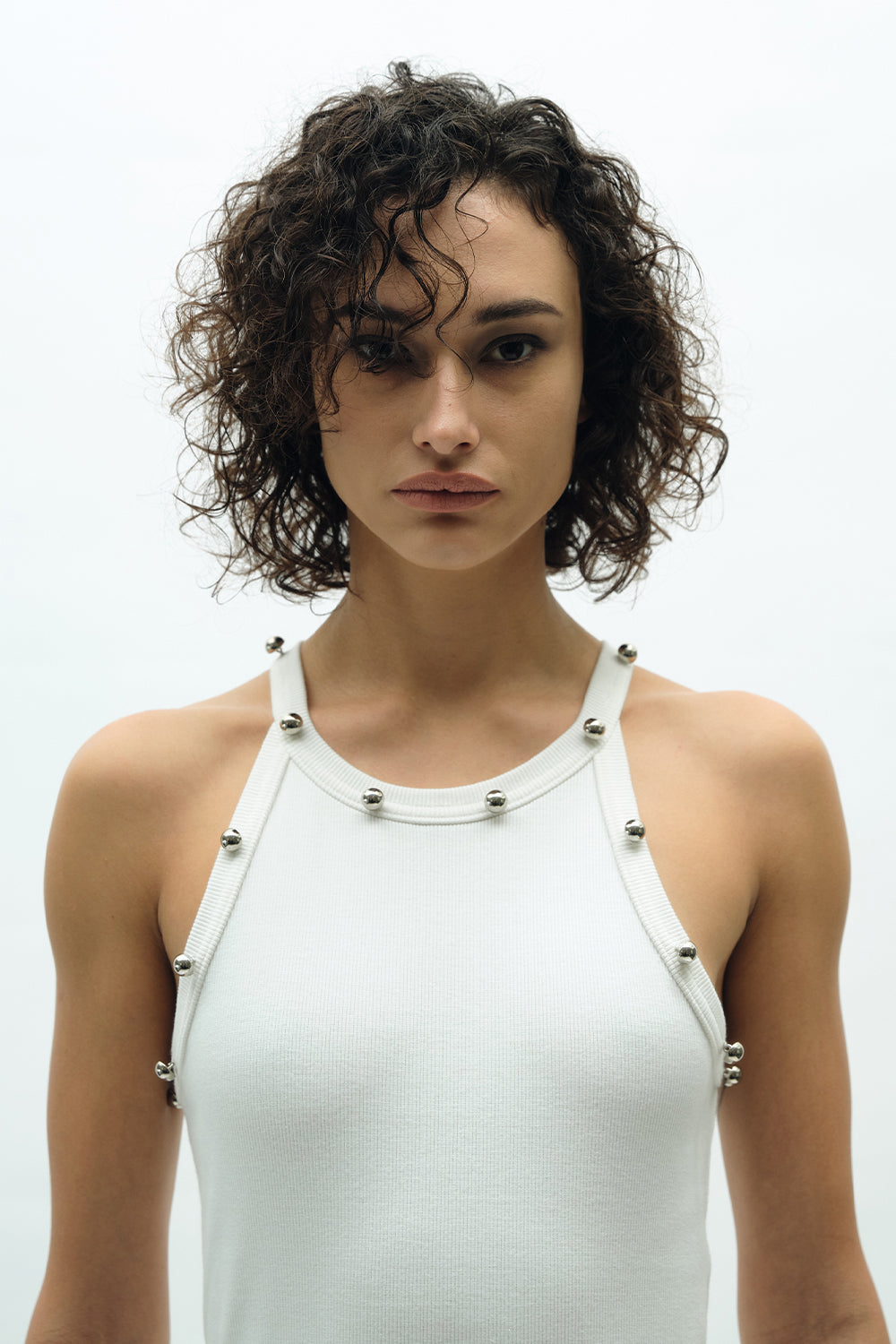 VICKTEERUT Ribbed Jersey Tank Top with Stud Detail เสื้อกล้าม ตกแต่งหมุดโลหะ