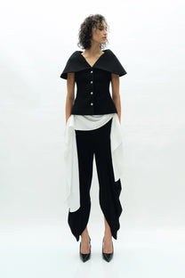 VICKTEERUT Cape Collar Blouse เสื้อปกเคป กระดุมหน้า