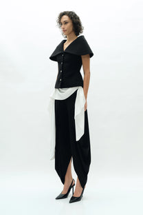 VICKTEERUT Cape Collar Blouse เสื้อปกเคป กระดุมหน้า