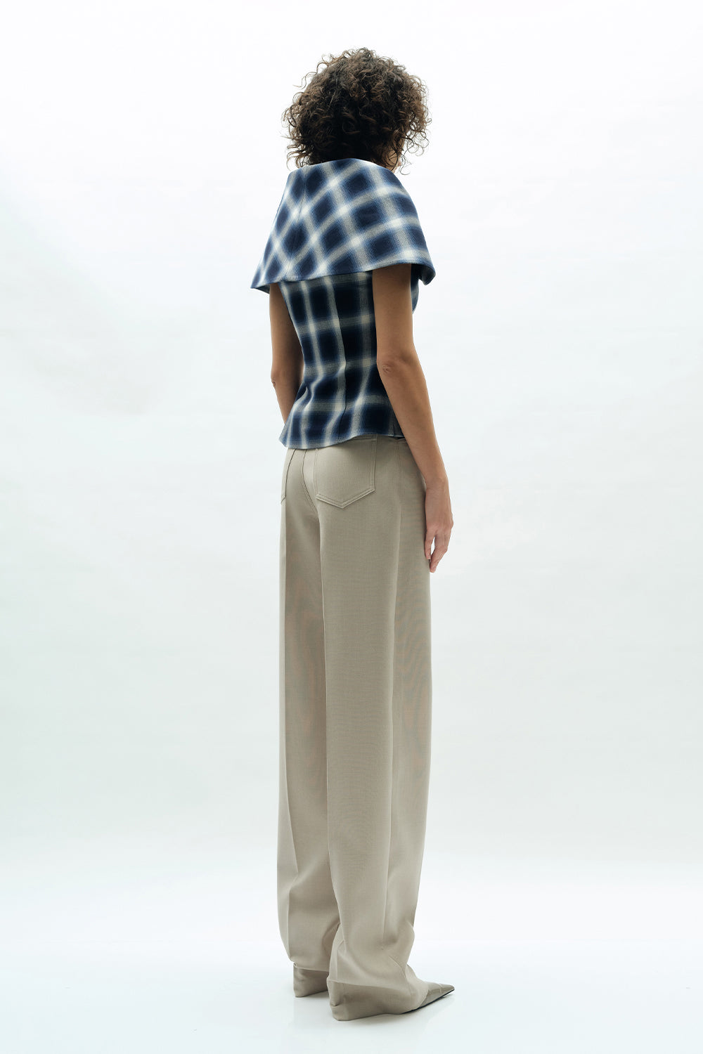 VICKTEERUT Cape Collar Plaid Blouse เสื้อปกเคป กระดุมหน้า