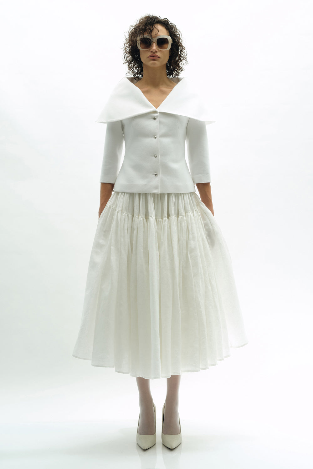 VICKTEERUT Cape Collar Blouse with Three Quarter Sleeve เสื้อปกเคป กระดุมหน้า แขนสามส่วน