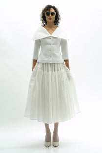 VICKTEERUT Cape Collar Blouse with Three Quarter Sleeve เสื้อปกเคป กระดุมหน้า แขนสามส่วน