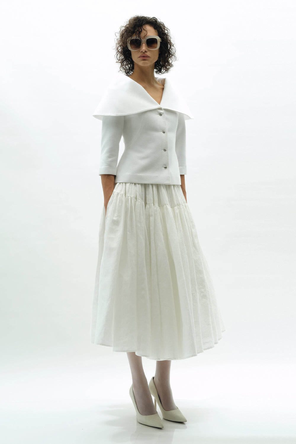 VICKTEERUT Cape Collar Blouse with Three Quarter Sleeve เสื้อปกเคป กระดุมหน้า แขนสามส่วน