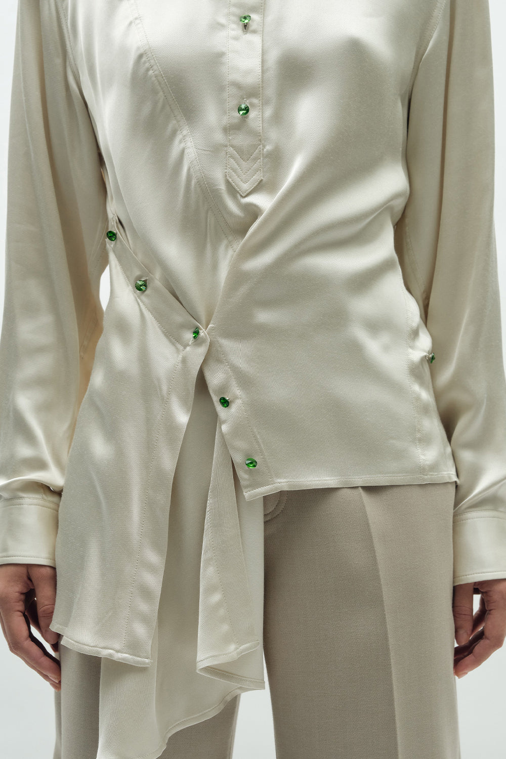 VICKTEERUT Long Sleeve Deconstructed Satin Shirt เสื้อเชิ้ต แขนยาว ดีคอนสตรัคชั่น