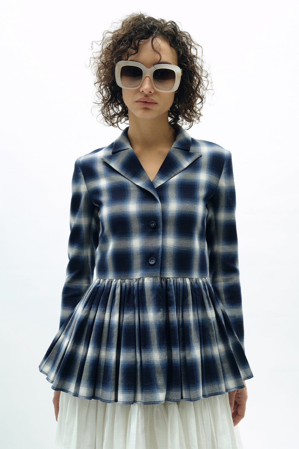 VICKTEERUT Long Sleeve Blouse with Suit Collar and Pleated Hem เสื้อแขนยาว ปกสูท ชายระบายอัดพลีท
