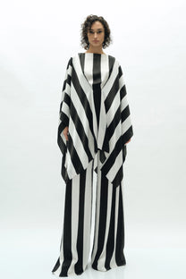 VICKTEERUT Stripe Caftan Tunic เสื้อคาฟทาน ตัวยาว ลายทาง