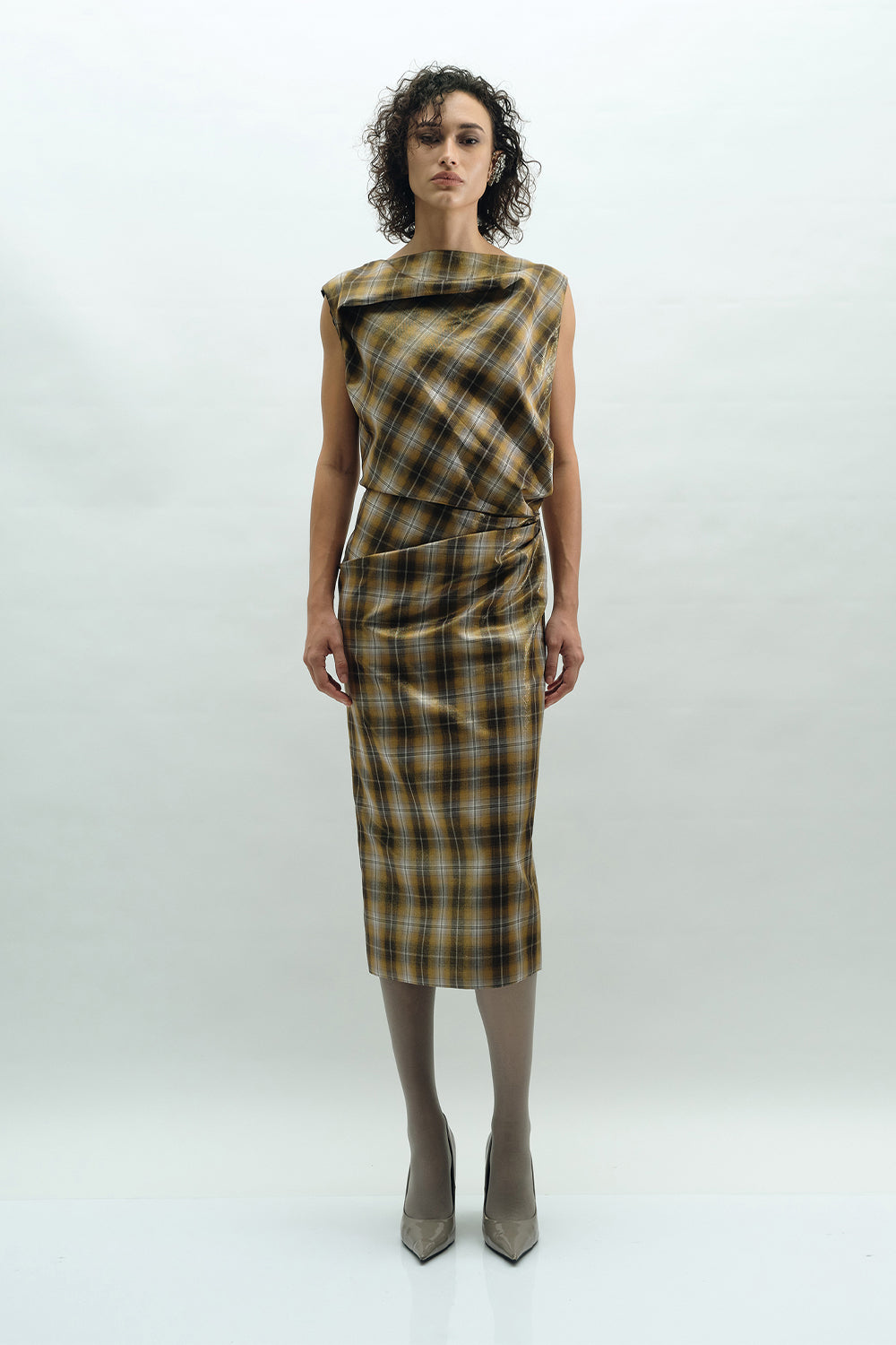 VICKTEERUT Draped Plaid Sheath Dress เดรสแขนกุด จับเดรป ผ้าลายตาราง