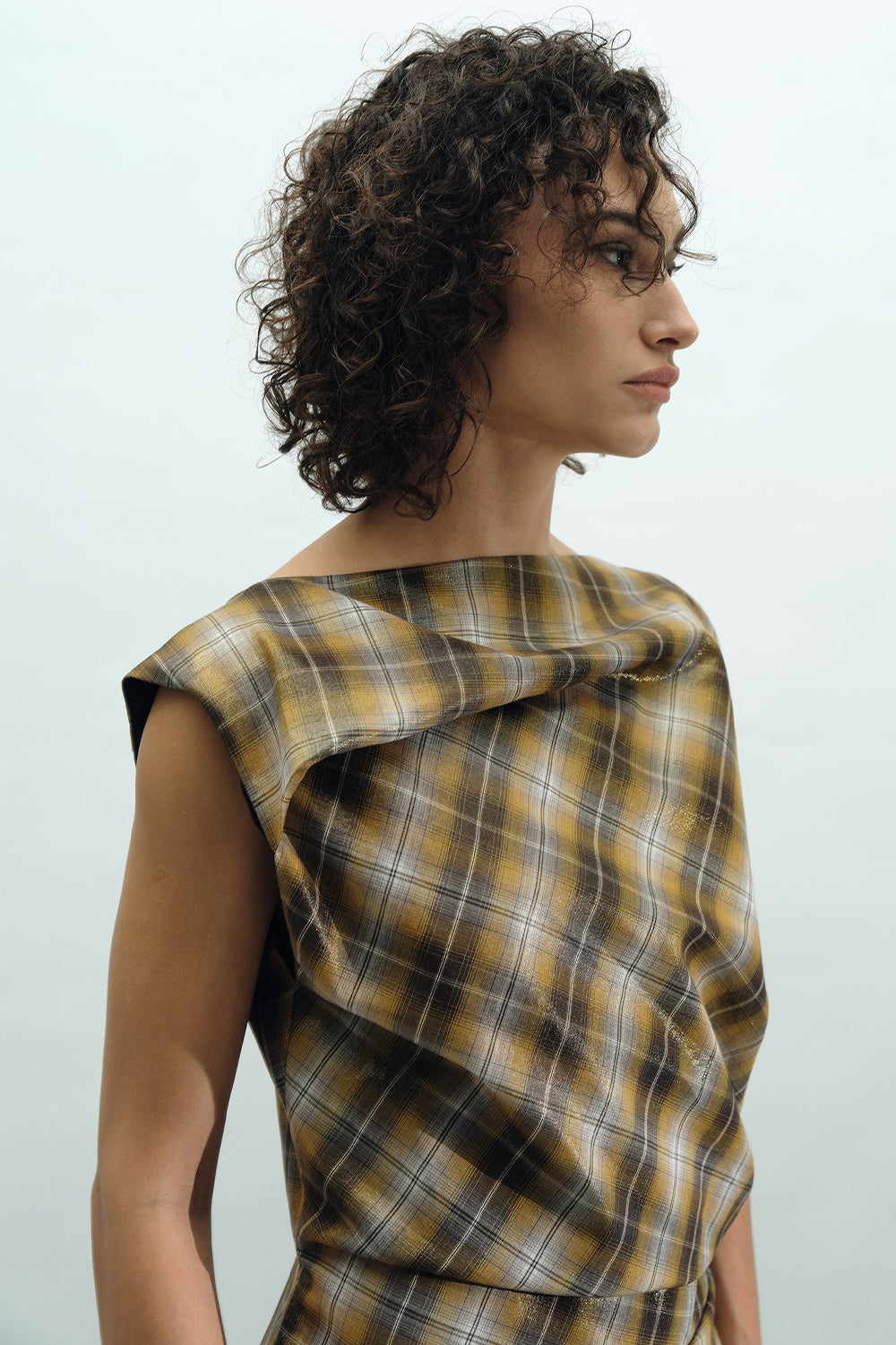 VICKTEERUT Draped Plaid Sheath Dress เดรสแขนกุด จับเดรป ผ้าลายตาราง