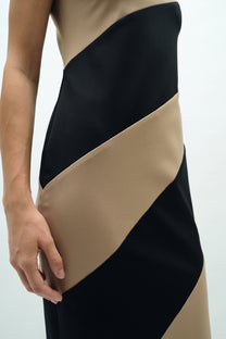 VICKTEERUT Sleeveless Colour Block Sheath Dress เดรสแขนกุด ทรงสอบ ตัดต่อลายผ้า