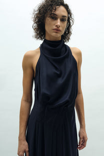 VICKTEERUT Three-Quarter Sleeve Flared Dress with Cape Collar เดรสทรงบาน แขนสามส่วน ปกเคป