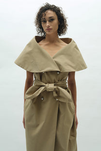 VICKTEERUT Cape Collar Dress with Belt Detail เดรสปกเคป พร้อมเข็มขัด