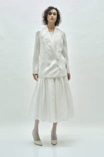 VICKTEERUT Loose Fit Blazer เสื้อเบลเซอร์ ทรงหลวม
