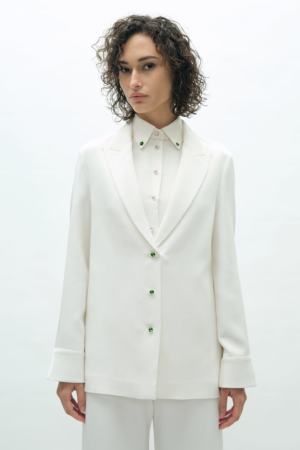 VICKTEERUT Loose Fit Silk Crepe Linen Blazer เสื้อเบลเซอร์ ผ้าเครปไหม ทรงหลวม