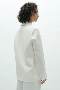 VICKTEERUT Loose Fit Silk Crepe Linen Blazer เสื้อเบลเซอร์ ผ้าเครปไหม ทรงหลวม