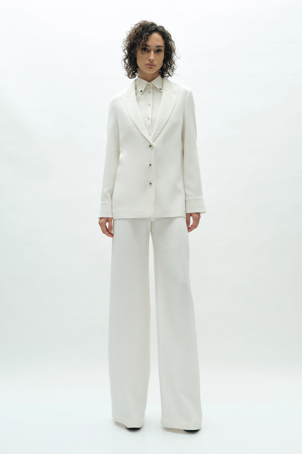 VICKTEERUT Loose Fit Silk Crepe Linen Blazer เสื้อเบลเซอร์ ผ้าเครปไหม ทรงหลวม