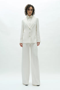 VICKTEERUT Loose Fit Silk Crepe Linen Blazer เสื้อเบลเซอร์ ผ้าเครปไหม ทรงหลวม