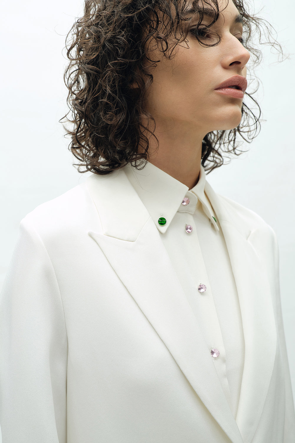 VICKTEERUT Loose Fit Silk Crepe Linen Blazer เสื้อเบลเซอร์ ผ้าเครปไหม ทรงหลวม