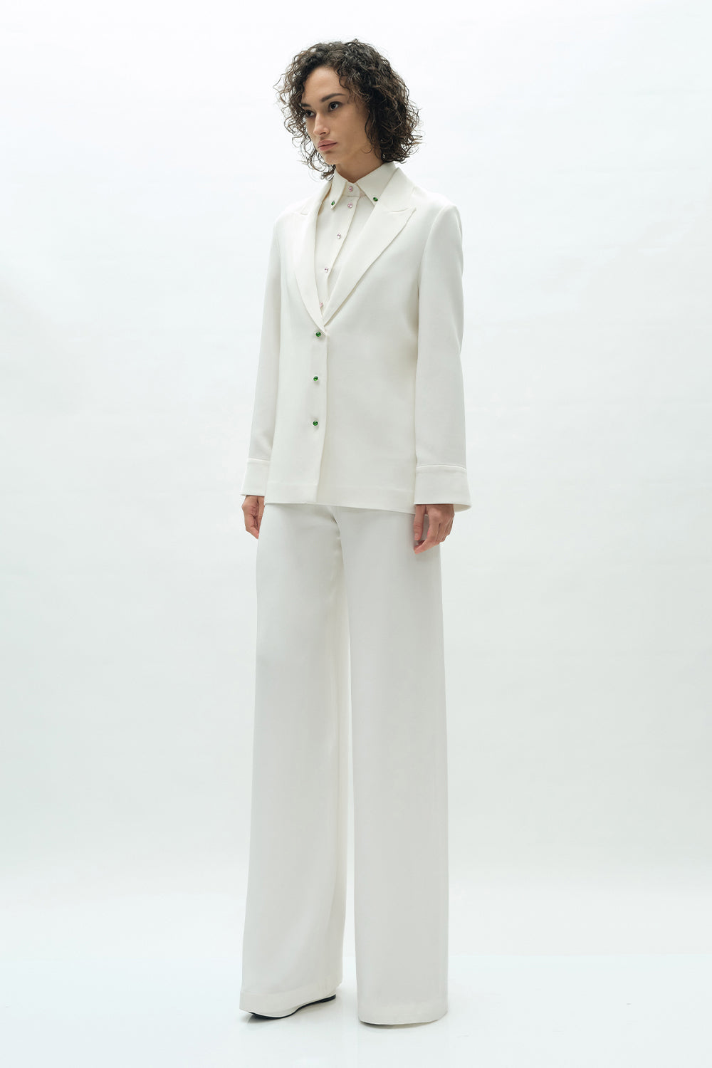 VICKTEERUT Loose Fit Silk Crepe Linen Blazer เสื้อเบลเซอร์ ผ้าเครปไหม ทรงหลวม