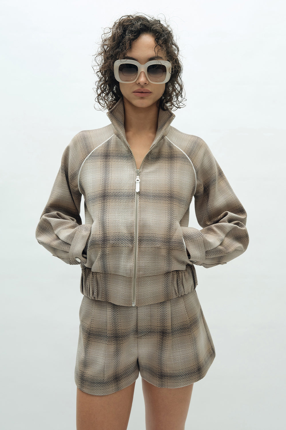 VICKTEERUT Plaid Club Jacket เสื้อแจ๊คเก็ต ซิปหน้า ผ้าลายตาราง
