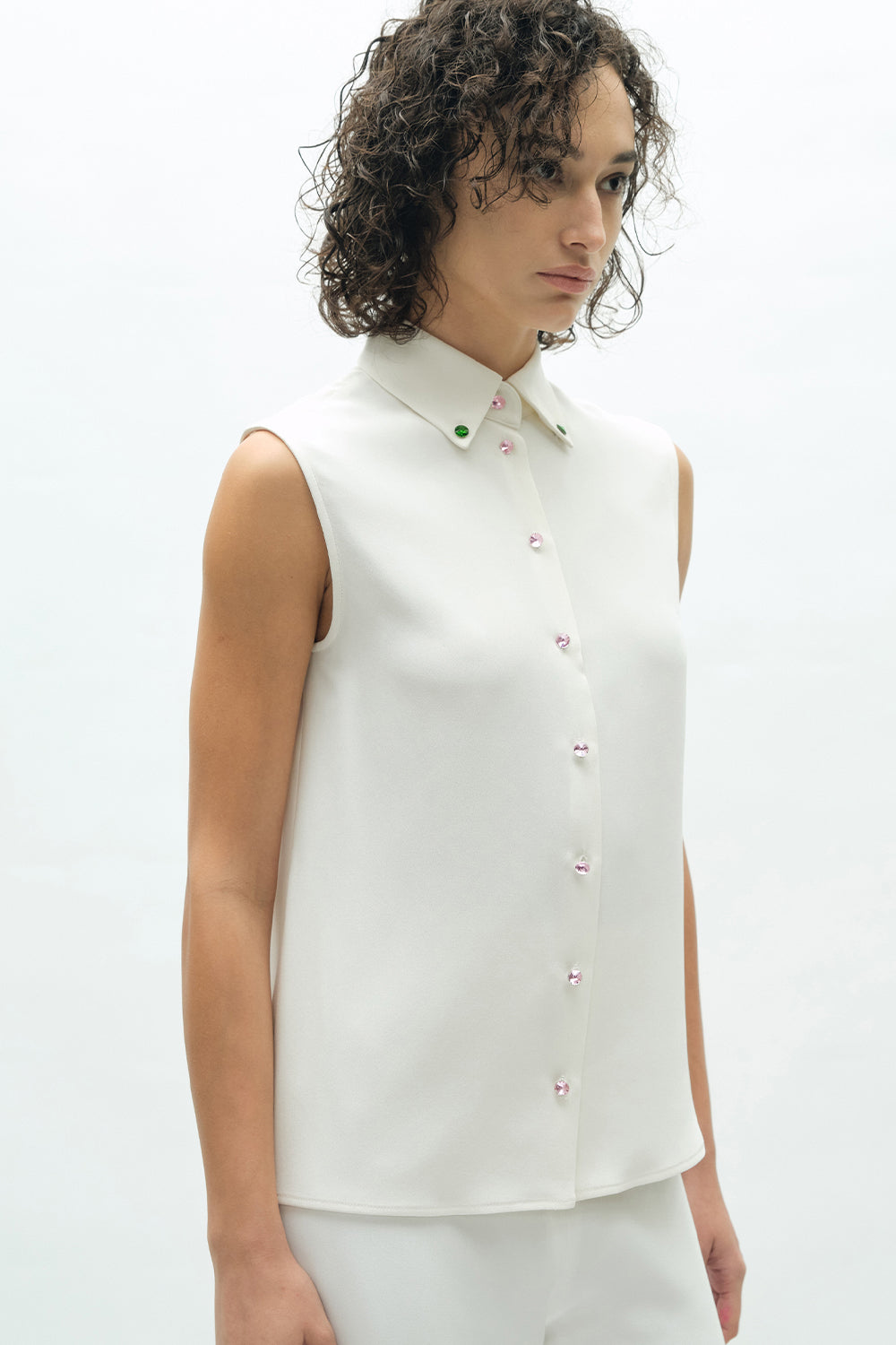 VICKTEERUT Sleeveless Shirt with Crystal Buttons เสื้อเชิ้ต แขนกุด ตกแต่งกระดุมคริสตัล