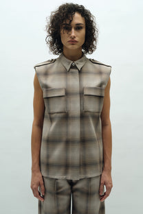 VICKTEERUT Sleeveless Plaid Shirt with Pocket Detail เสื้อเชิ้ต แขนกุด ตกแต่งกระเป๋า