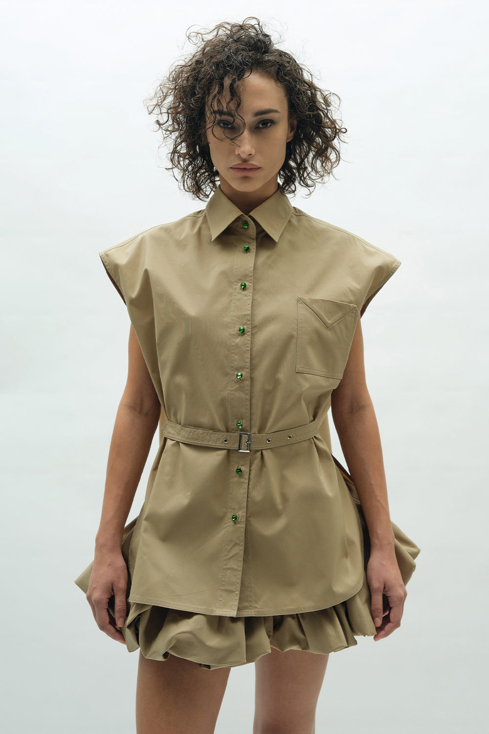 VICKTEERUT Sleeveless Oversized Shirt with Belt Detail เสื้อแขนกุด ทรงโคร่ง ตกแต่งเข็มขัด