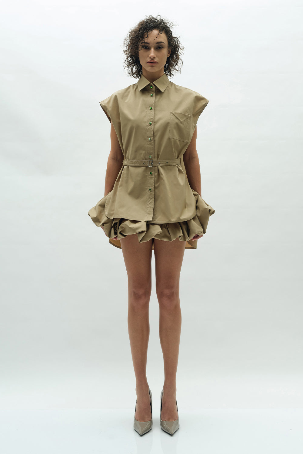 VICKTEERUT Sleeveless Oversized Shirt with Belt Detail เสื้อแขนกุด ทรงโคร่ง ตกแต่งเข็มขัด