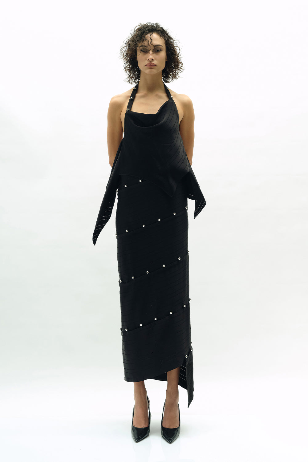 VICKTEERUT Black Stripe Spiral Skirt กระโปรงทรงสอบ ผ้าลายทาง ตกแต่งกระดุม