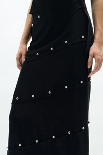 VICKTEERUT Black Stripe Spiral Skirt กระโปรงทรงสอบ ผ้าลายทาง ตกแต่งกระดุม