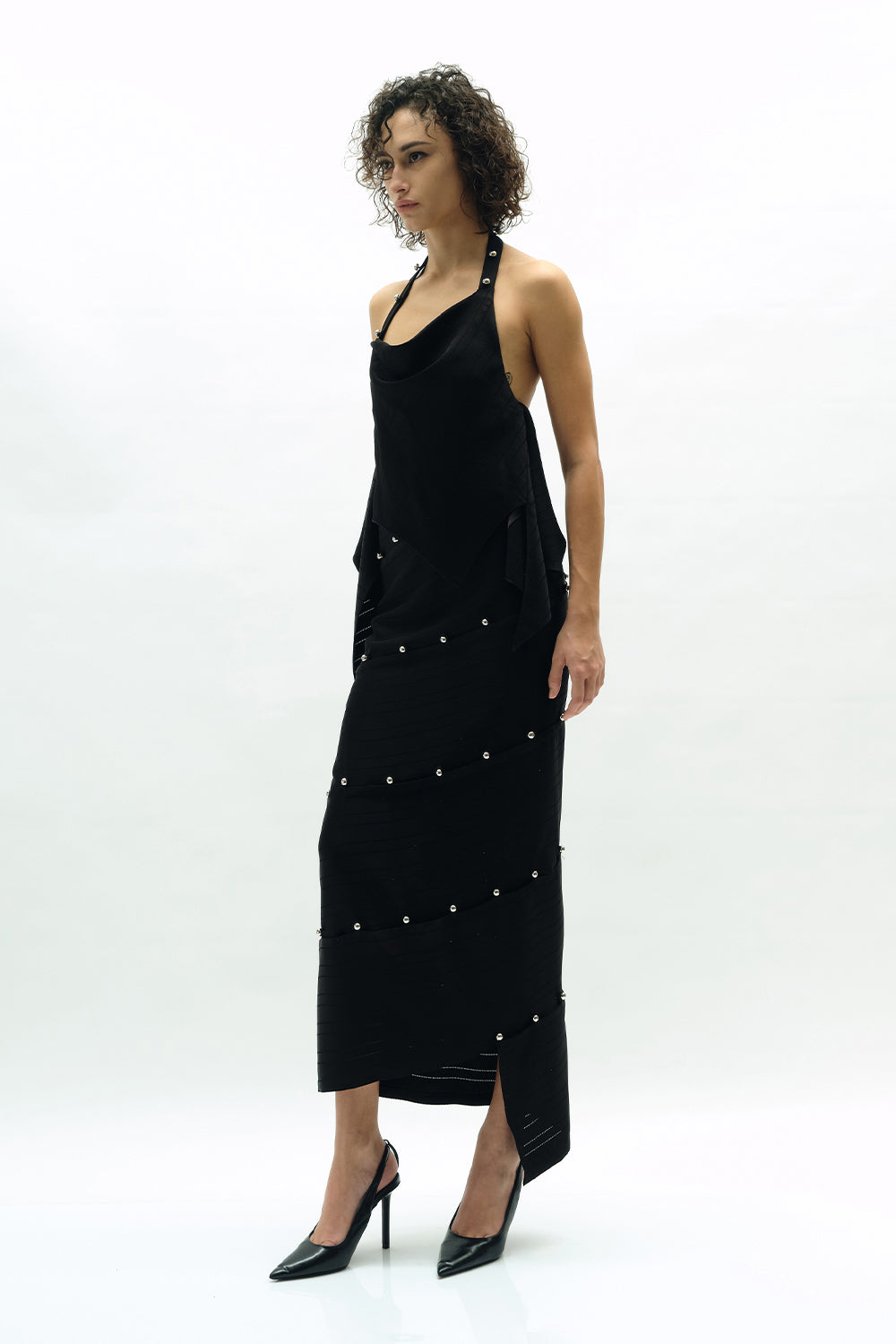 VICKTEERUT Black Stripe Spiral Skirt กระโปรงทรงสอบ ผ้าลายทาง ตกแต่งกระดุม