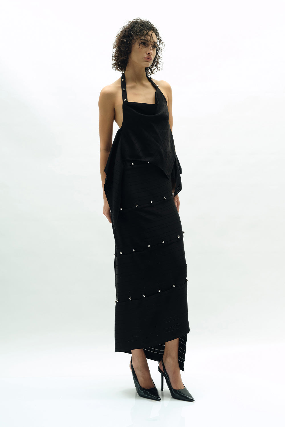 VICKTEERUT Black Stripe Spiral Skirt กระโปรงทรงสอบ ผ้าลายทาง ตกแต่งกระดุม