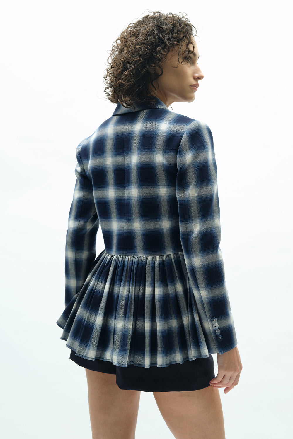 VICKTEERUT Gabardine Pleated Shorts กางเกงขาสั้น จีบหน้า ผ้ากาบาร์ดีน