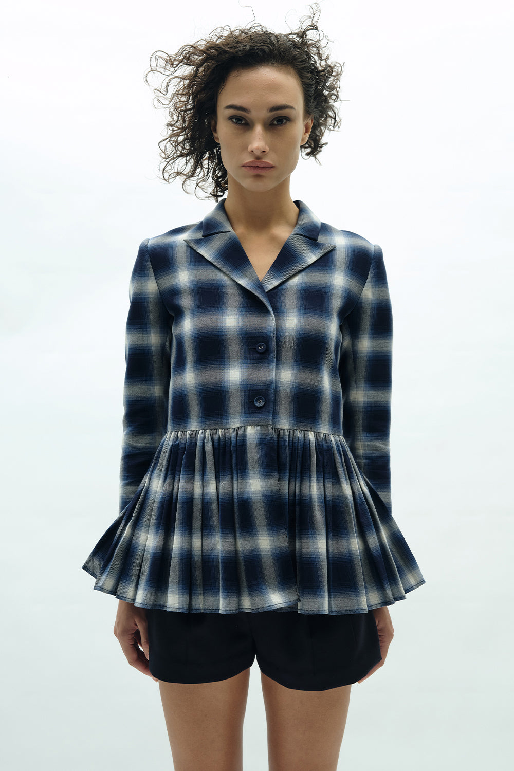 VICKTEERUT Gabardine Pleated Shorts กางเกงขาสั้น จีบหน้า ผ้ากาบาร์ดีน