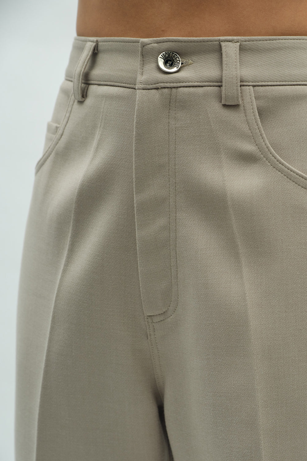 VICKTEERUT Straight Leg Trousers กางเกงขาตรง
